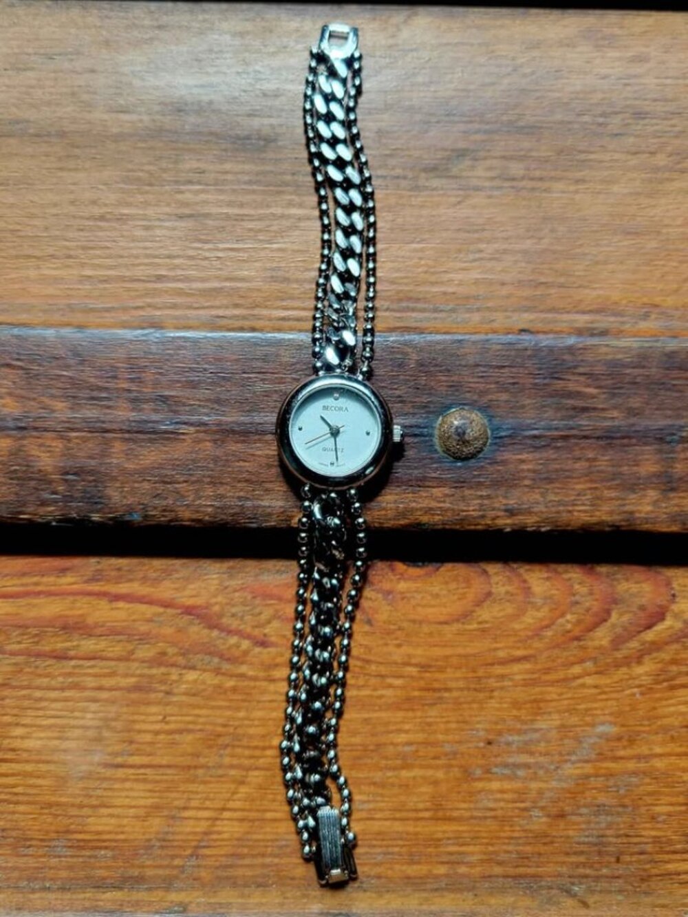Vintage Becora Watch Silver-Tone Chain Bracelet Style And A Round Quartz Dial